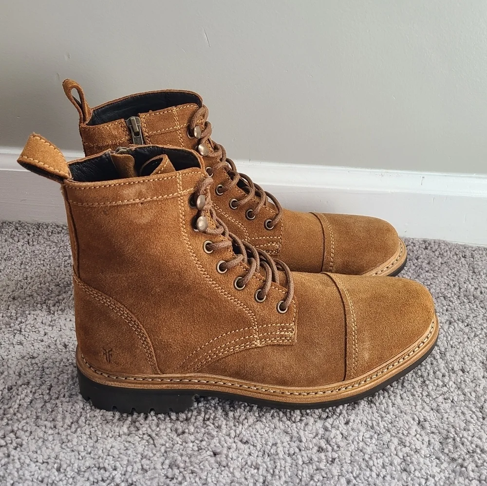 NWOT Frye Russell Boot